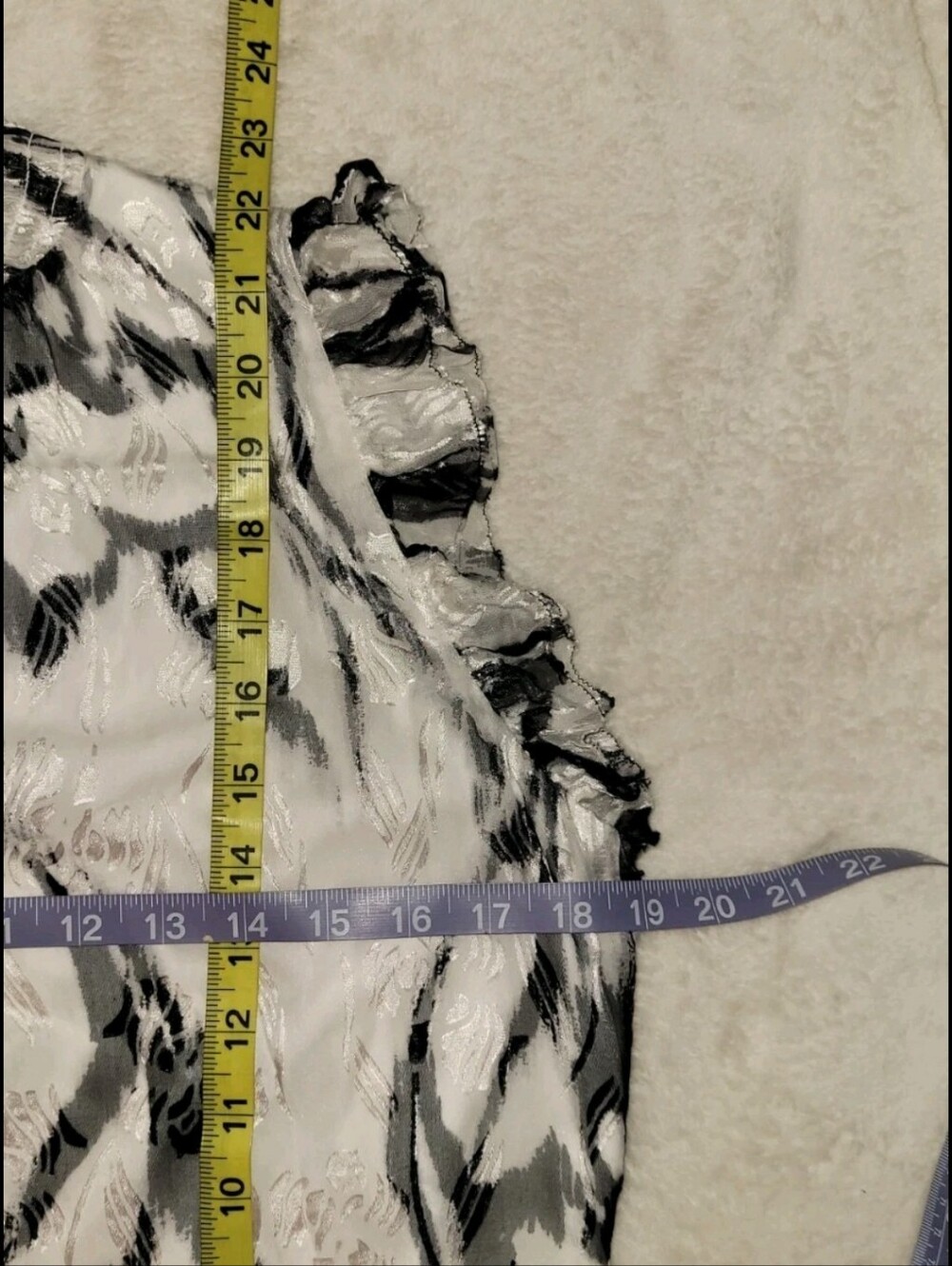 WHBM: Black White Ruffle Top - Picture 8 of 8